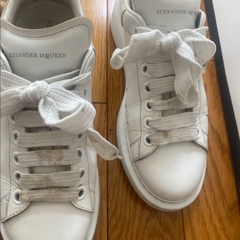 ALEXANDER MCQUEEN ORIGINALS SIZE 8